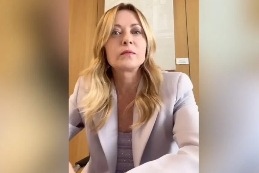 La risposta di Meloni a Trump: "Io e l'Italia non imploriamo mai"