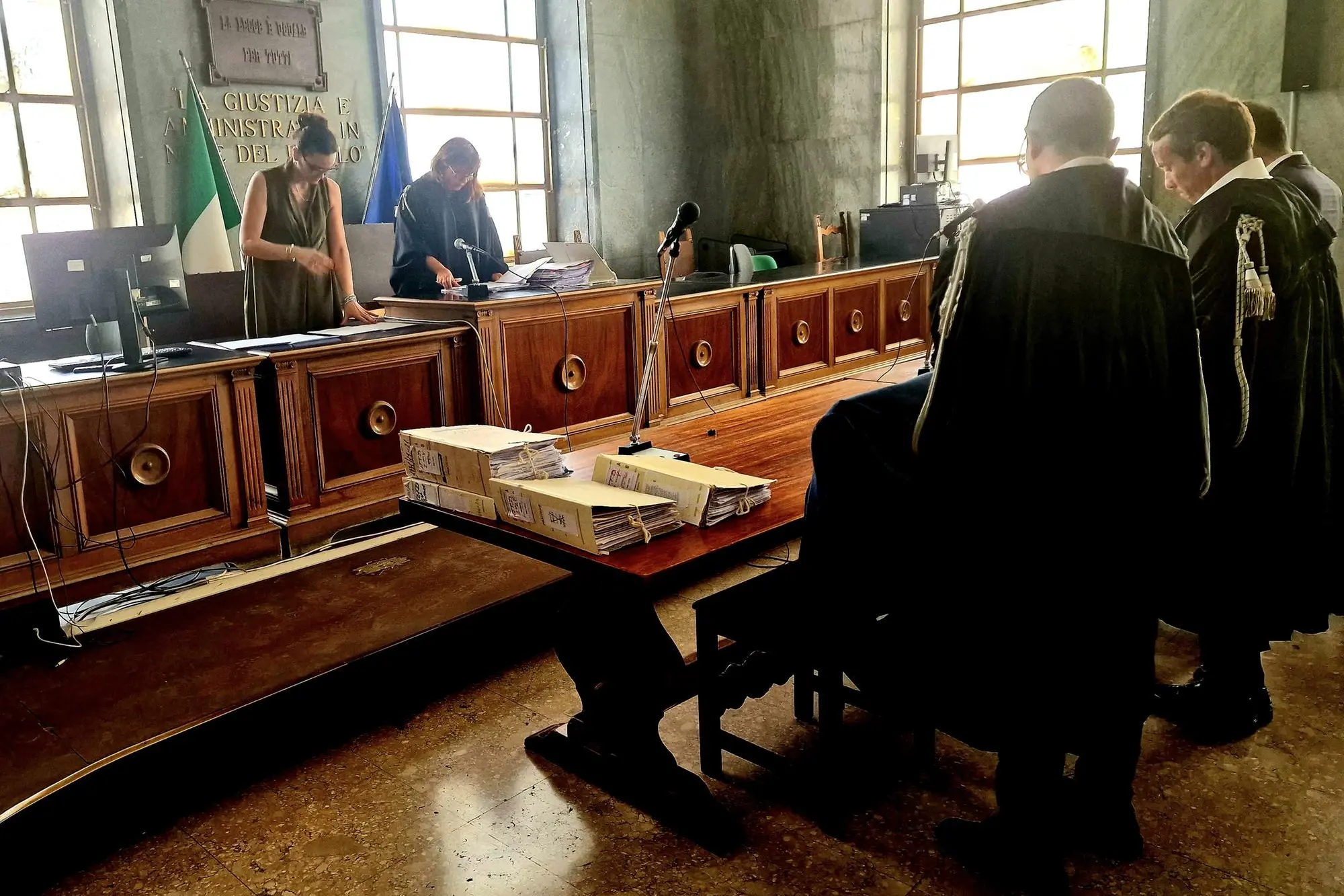 La lettura della sentenza a Sassari (foto Floris)