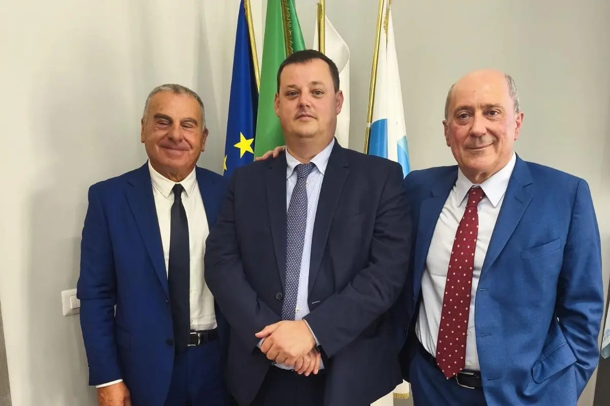 Nella foto, da sinistra, Gavino Zirattu con il presidente Anbi Francesco Vincenzi e il direttore Massimo Gargano