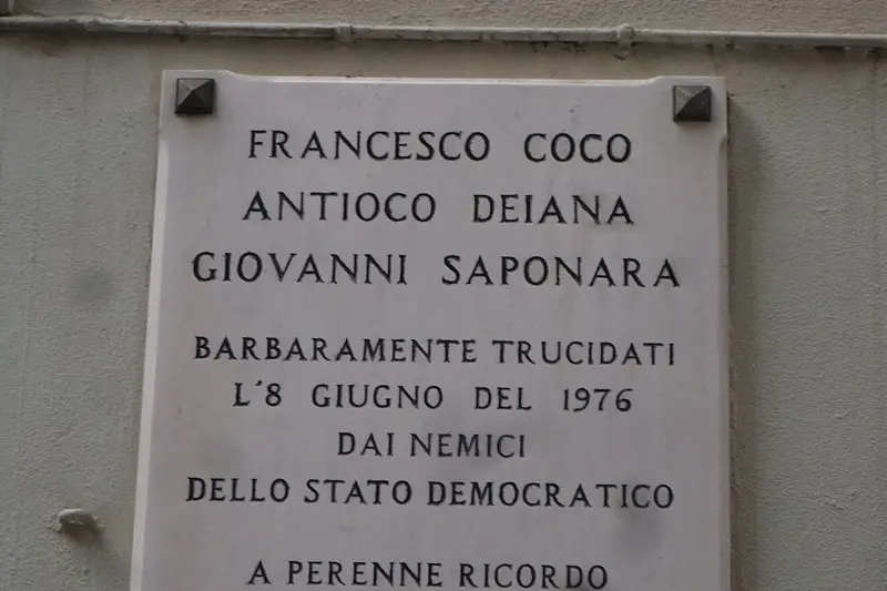 La targa commemorativa (foto Wikipedia)