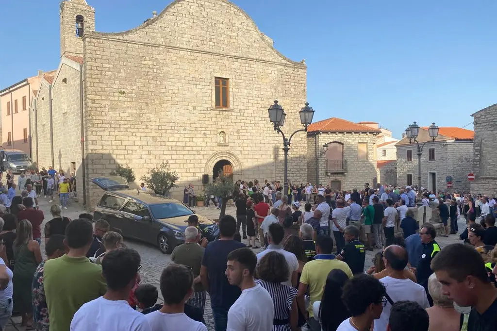 I funerali (Foto Busia)