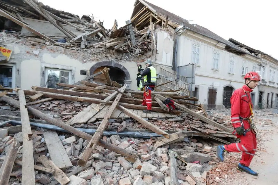 Case distrutte in Croazia (foto Ansa/Epa)