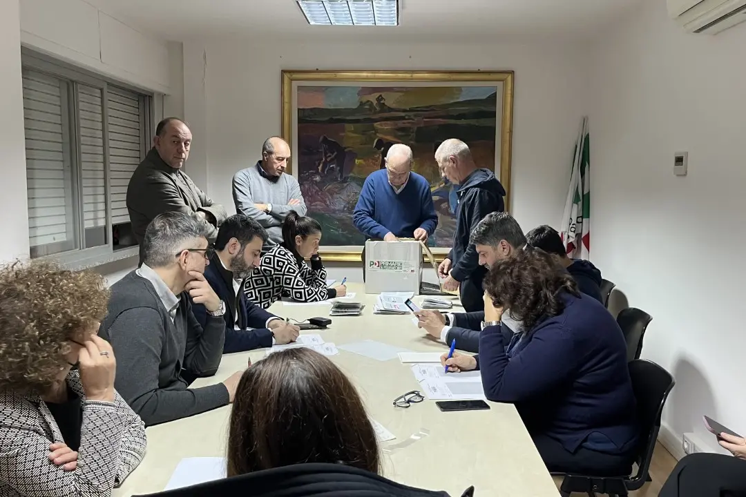 Lo spoglio delle schede (foto Murgia)