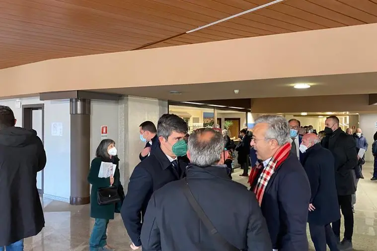Alcuni sindaci si registrano al congresso di Anci Sardegna (foto Murgia)