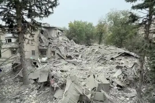 Ucraina, Russia colpisce palazzo a Zaporizhzhia: 12 morti