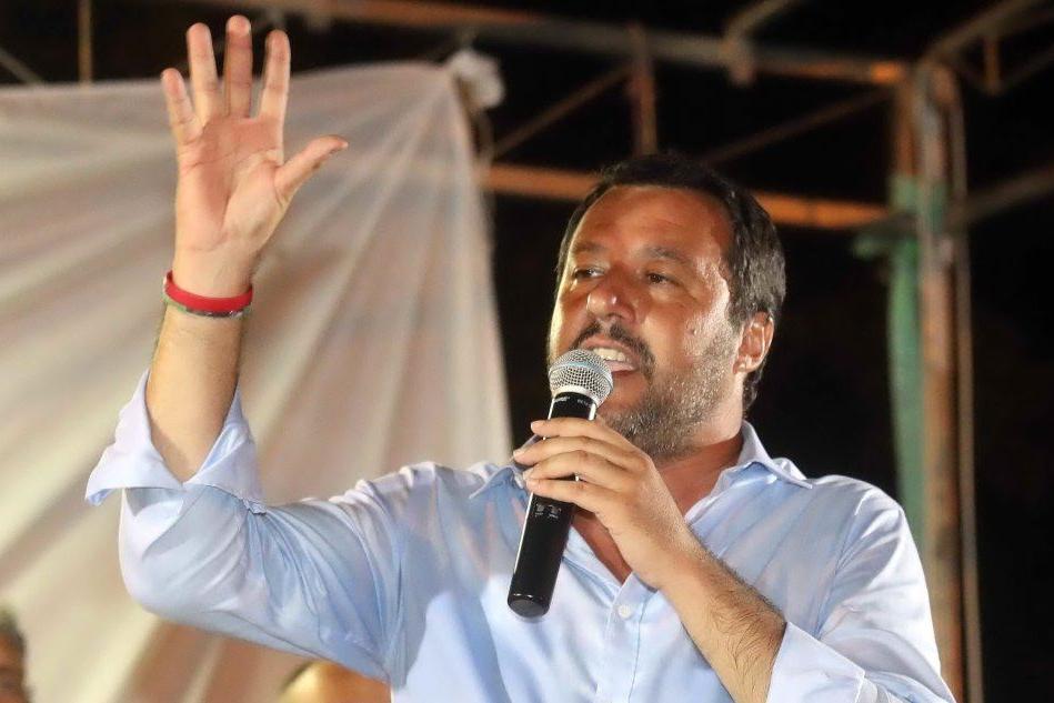 Salvini contro i rom: &quot;La dipendente di Trenord andrebbe premiata&quot;