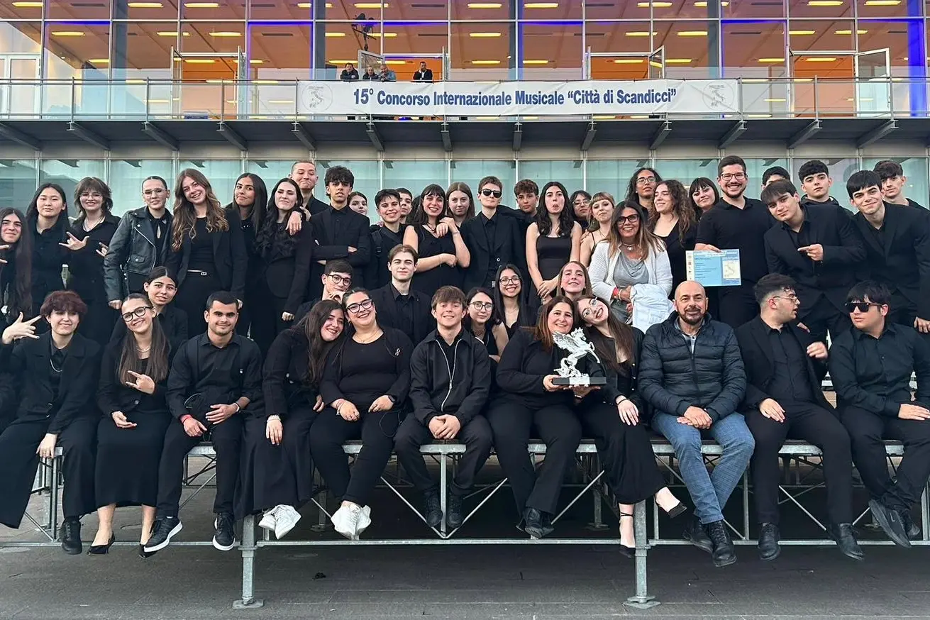 Studenti e docenti del “Magicroce” (foto concessa)