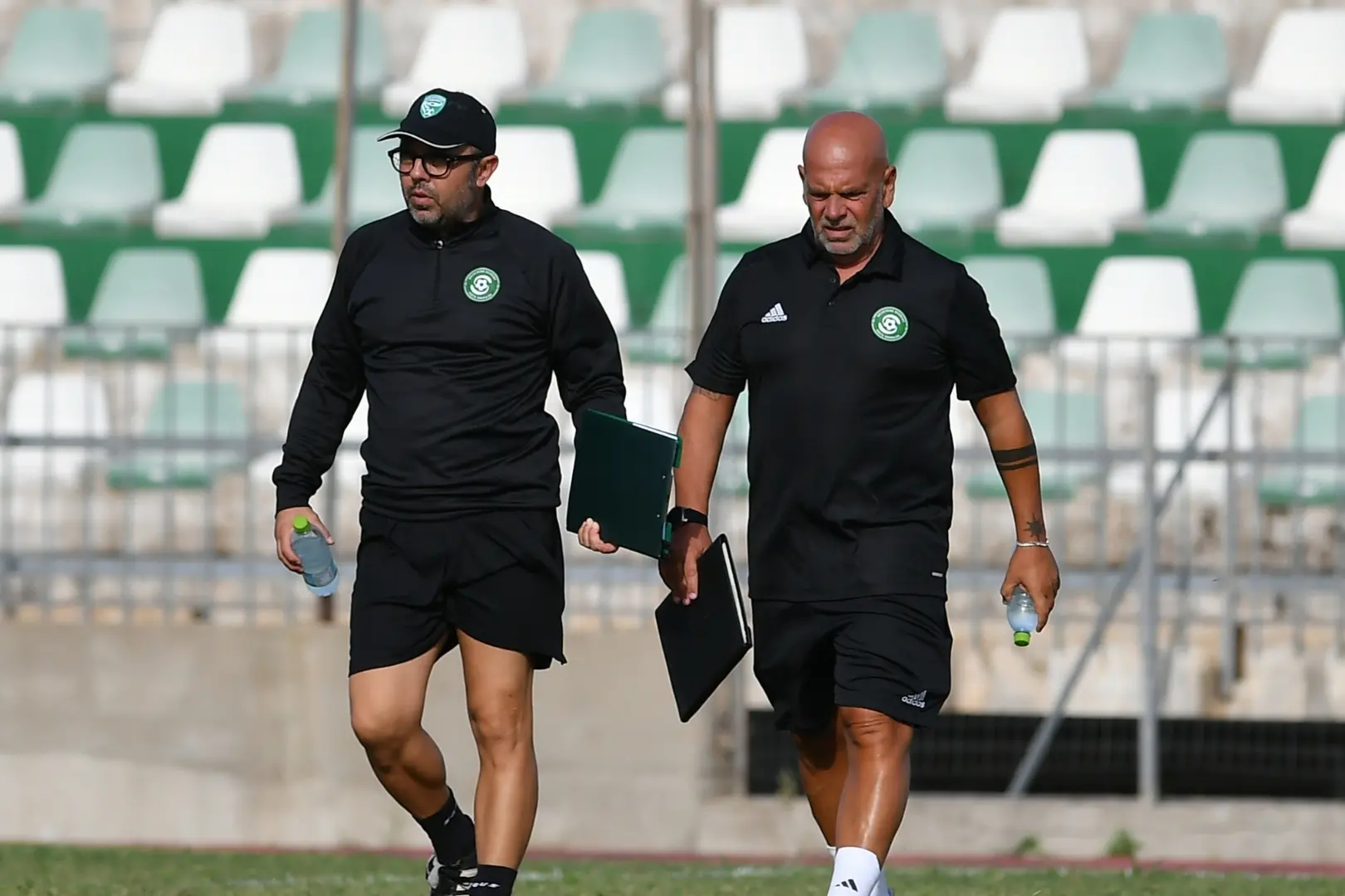 Mauro Ottaviani con l'allenatore dei portieri Marco Fresi (foto Arzachena Academy Costa Smeralda)