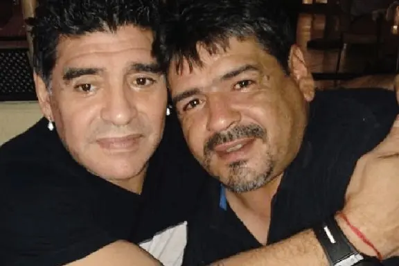 Diego e Hugo Maradona (foto da facebook)