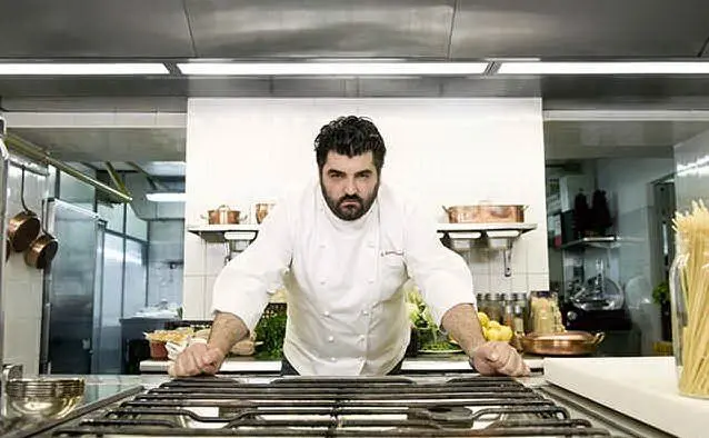 #AccaddeOggi: 16 aprile 1975, nasce Antonino Cannavacciuolo