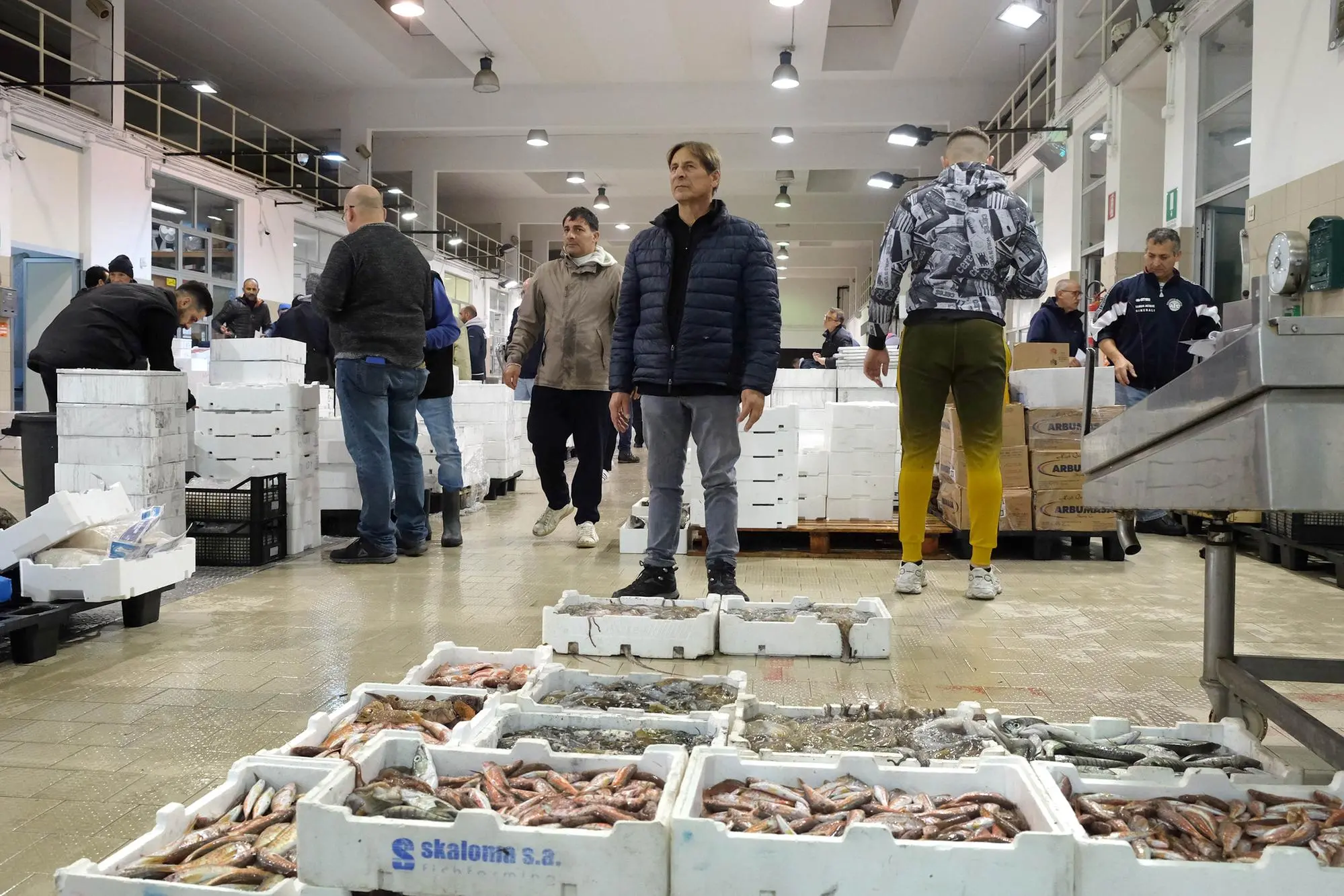 Il mercato ittico all'ingrosso (L'Unione Sarda)