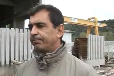 Pasqualino Contu nella sua azienda devastata dall'alluvione