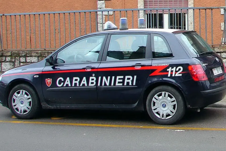 Un'auto dei carabinieri