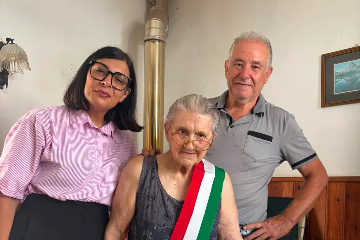 Efisia Lusso con la sindaca di Muravera Francesca Mattana e il vicesindaco di Villasalto Francesco Cotza