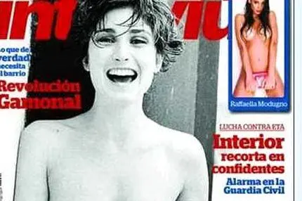 La foto di Julie Gayet in topless