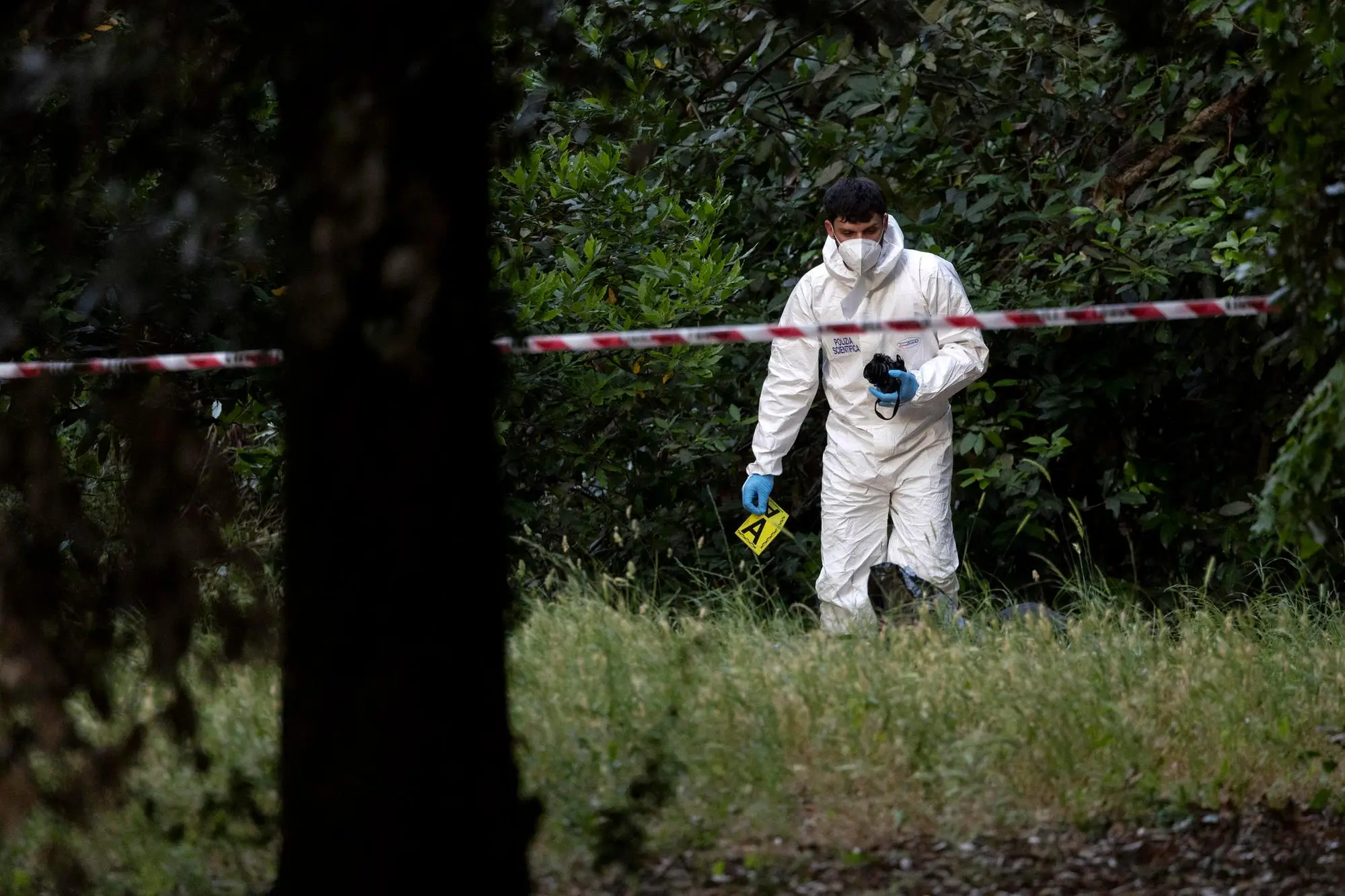La zona del ritrovamento del corpo del bimbo di circa sei mesi a Villa Pamphili (Ansa)