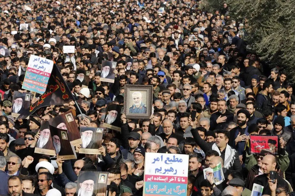 Il popolo iraniano scende in piazza dopo la morte di Soleimani