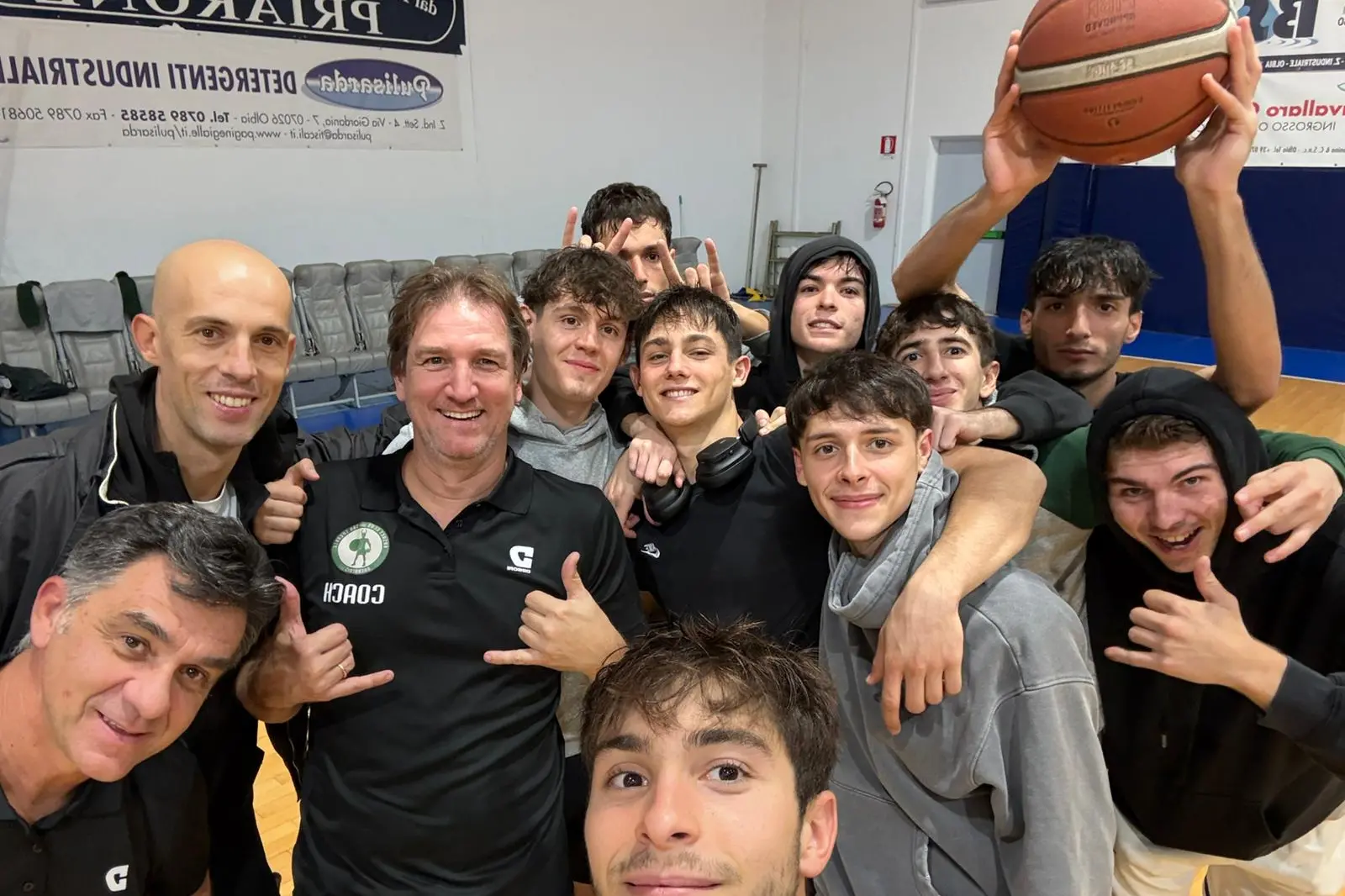 I festeggiamenti del San Sperate al termine della gara contro la Santa Croce Olbia (foto concessa)
