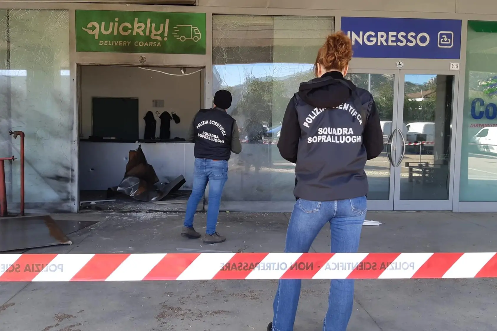 La polizia sul posto a Olbia (foto Busia)