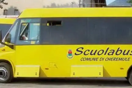 Il nuovo scuolabus (foto concessa dal comune di Cheremule)