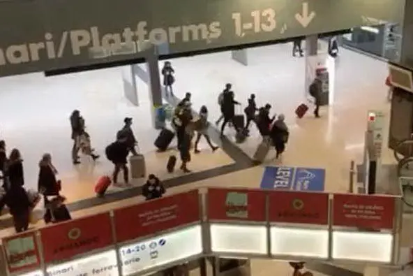 Milano, l'assalto ai treni del 7 marzo (foto Facebook)