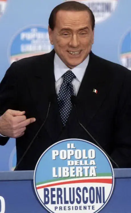 Il partito nasce dall'unione di Forza Italia e Alleanza Nazionale
