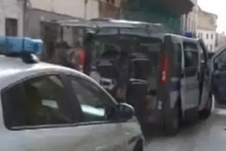 I soccorritori sul posto (foto L'Unione Sarda - Tellini)