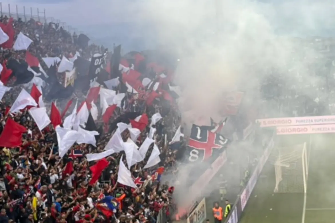 La curva Nord, casa degli Sconvolts87 (lo. pi.)
