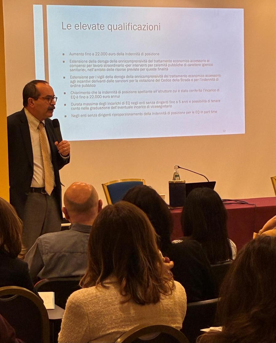 Folla di amministratori e funzionari comunali al primo seminario di Asel Sardegna sui contratti nazionali di lavoro