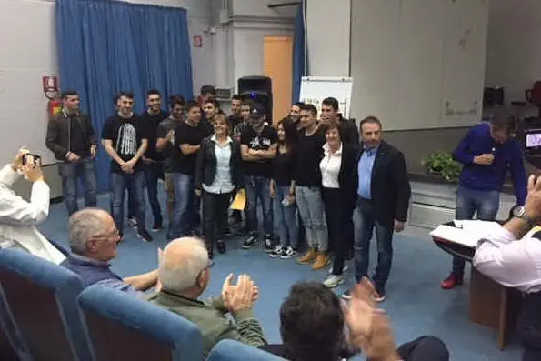 Gi studenti della 4 M del Mossa premiati dal sindaco di Oristano