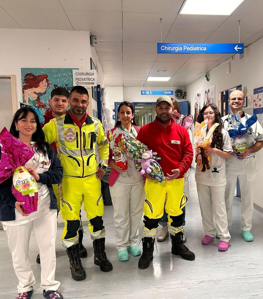 Pasqua di solidarietà in ospedale: 176 uova ai bambini