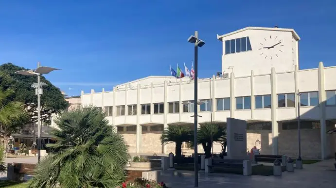 https://immagini.unionesarda.it/version/c:MTIzNWI0OTItYTNiNi00:ZDI2NTI1ODYtMzRhMC00/image.webp?f=16:9
