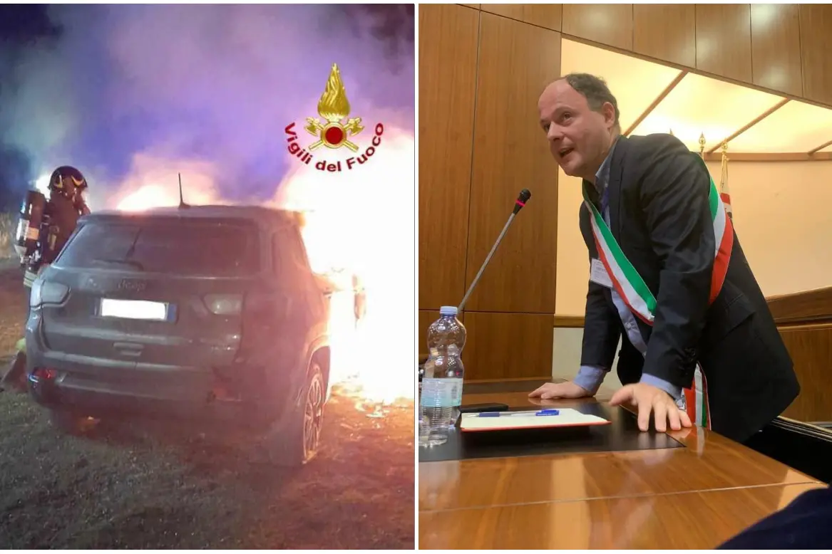 L'auto a fuoco e il sindaco Muledda (foto dal profilo del presidente Anci Deiana)