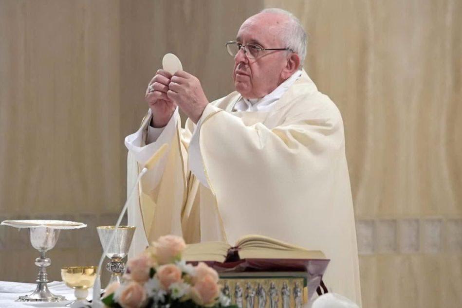 Pedofilia, Papa Francesco rimuove lo stato clericale ad altri due vescovi