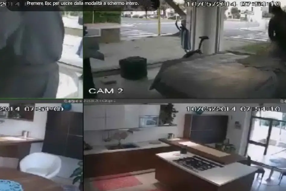 Un fermo immagine della performance