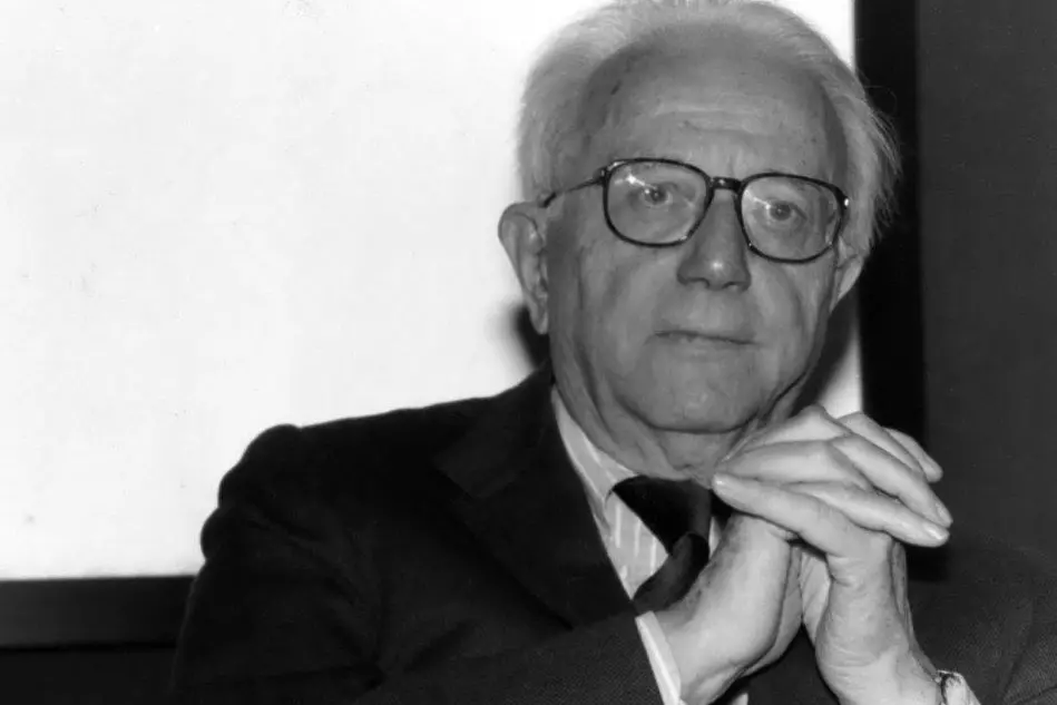 #AccaddeOggi: il 9 agosto 1920 nasce il giornalista italiano Enzo Biagi
