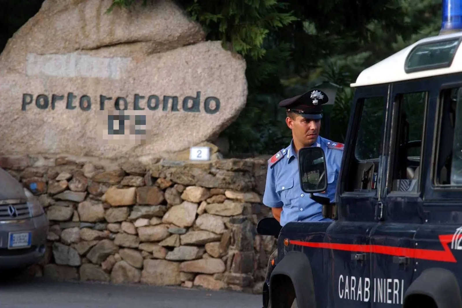 Carabinieri a Porto Rotondo (L'Unione Sarda)