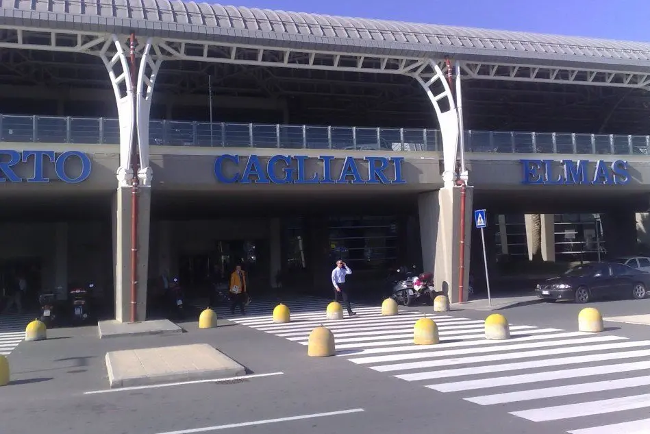 L'aeroporto di Elmas (Wikipedia)