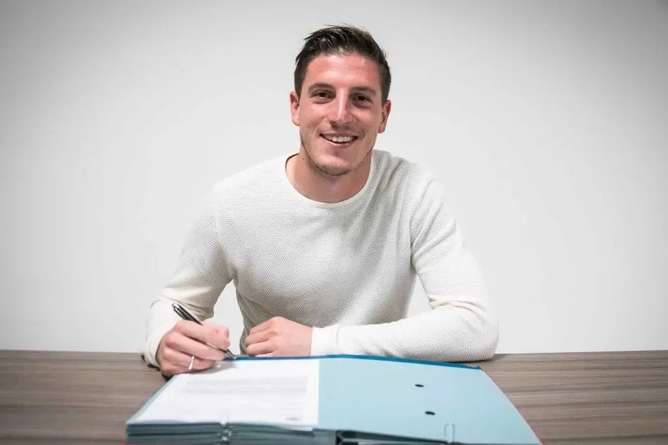 Alessio Cragno firma il rinnovo (Cagliari Calcio)
