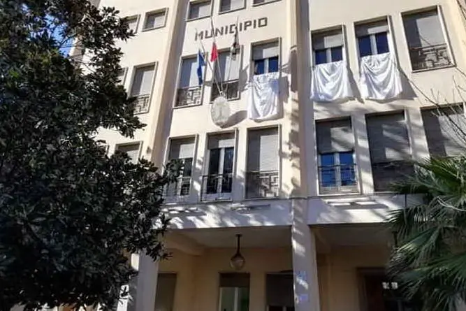 Il municipio di Ozieri (foto Tellini)