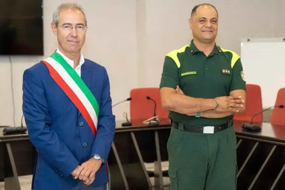 Il sindaco, Salvatore Mattana, e il capitano dei barracelli, Alessio Girau (Foto I.Murgana)