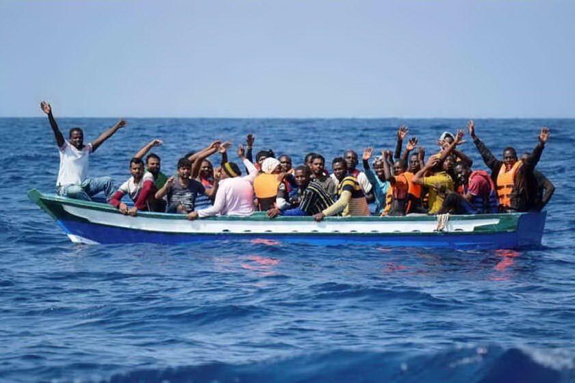 Migranti soccorsi da Sos Mediterranee: &quot;Ora ci sono 223 persone a bordo&quot;