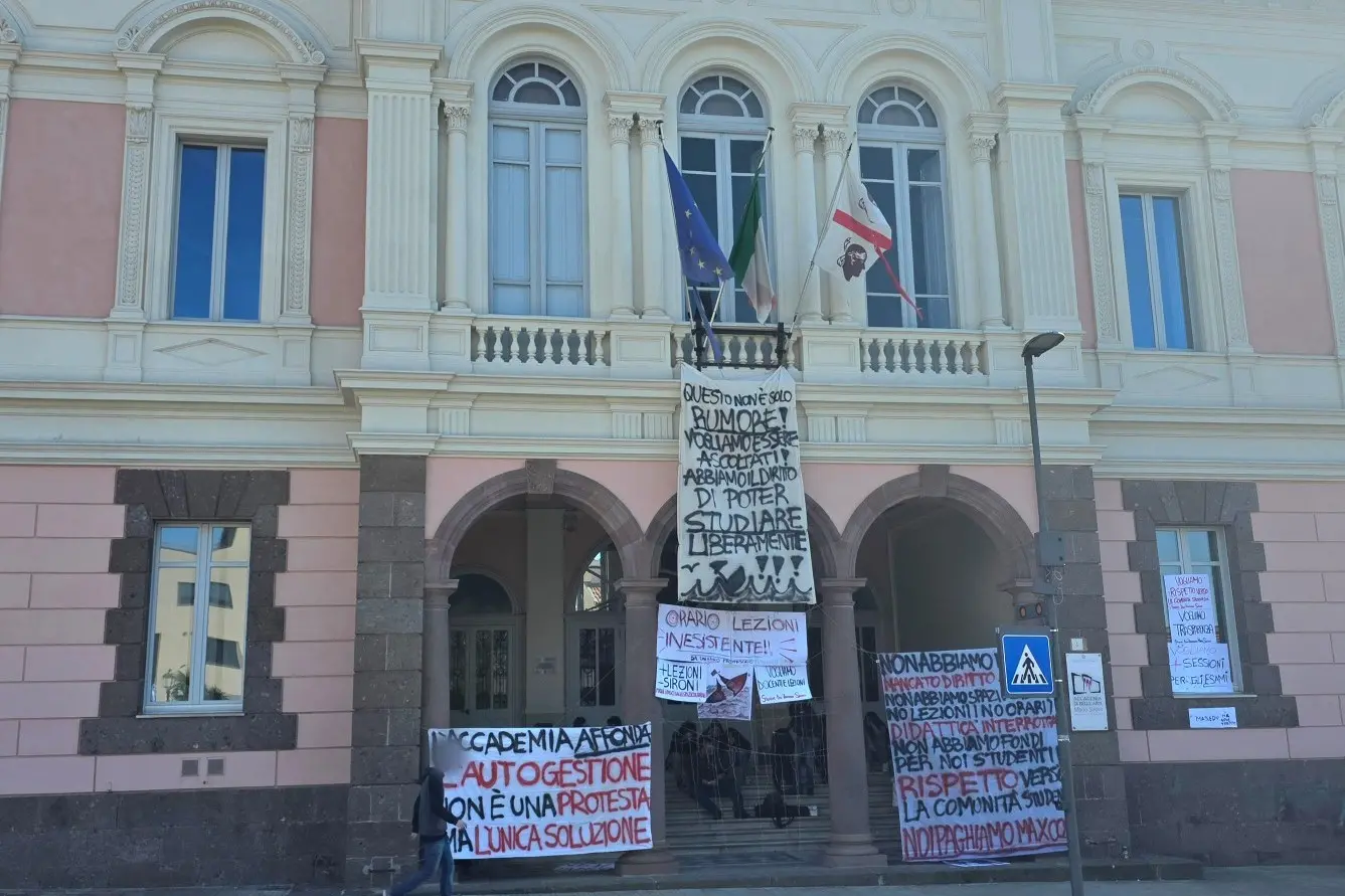 Protesta degli studenti all'Accademia di Belle Arti