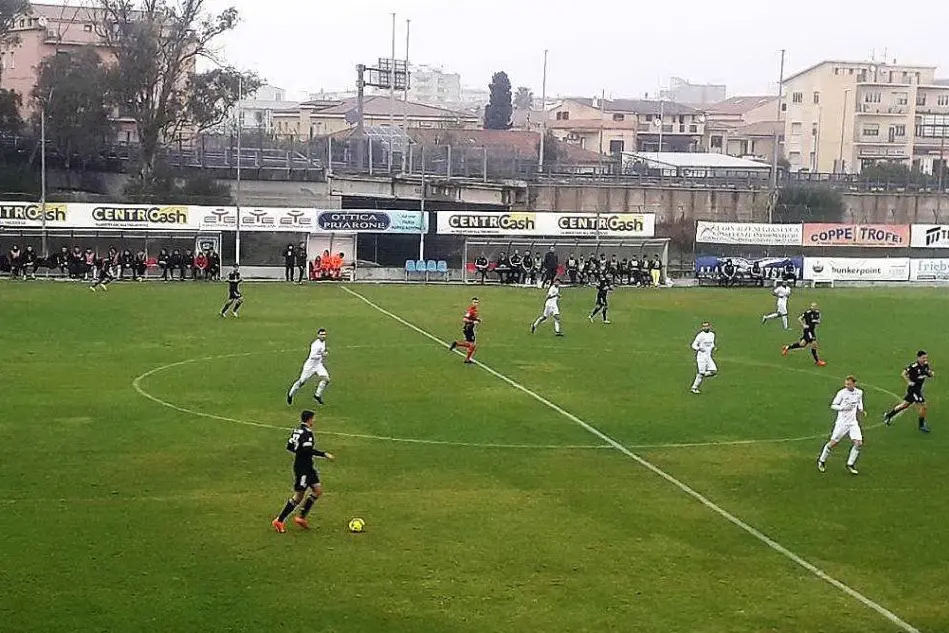L'Olbia nell'ultima gara casalinga giocata contro la Juve U23 (foto Giagnoni)