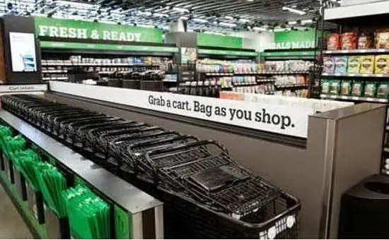 Amazon Go, il primo supermercato del colosso dell'e-commerce (archivio L'Unione Sarda)