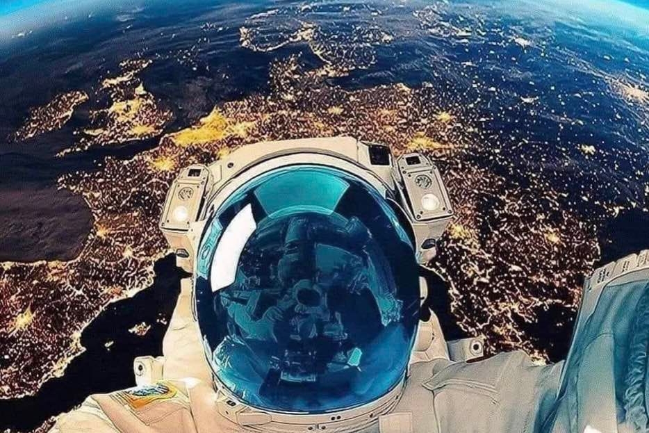 Un falso il selfie dallo spazio di Samantha Cristoforetti