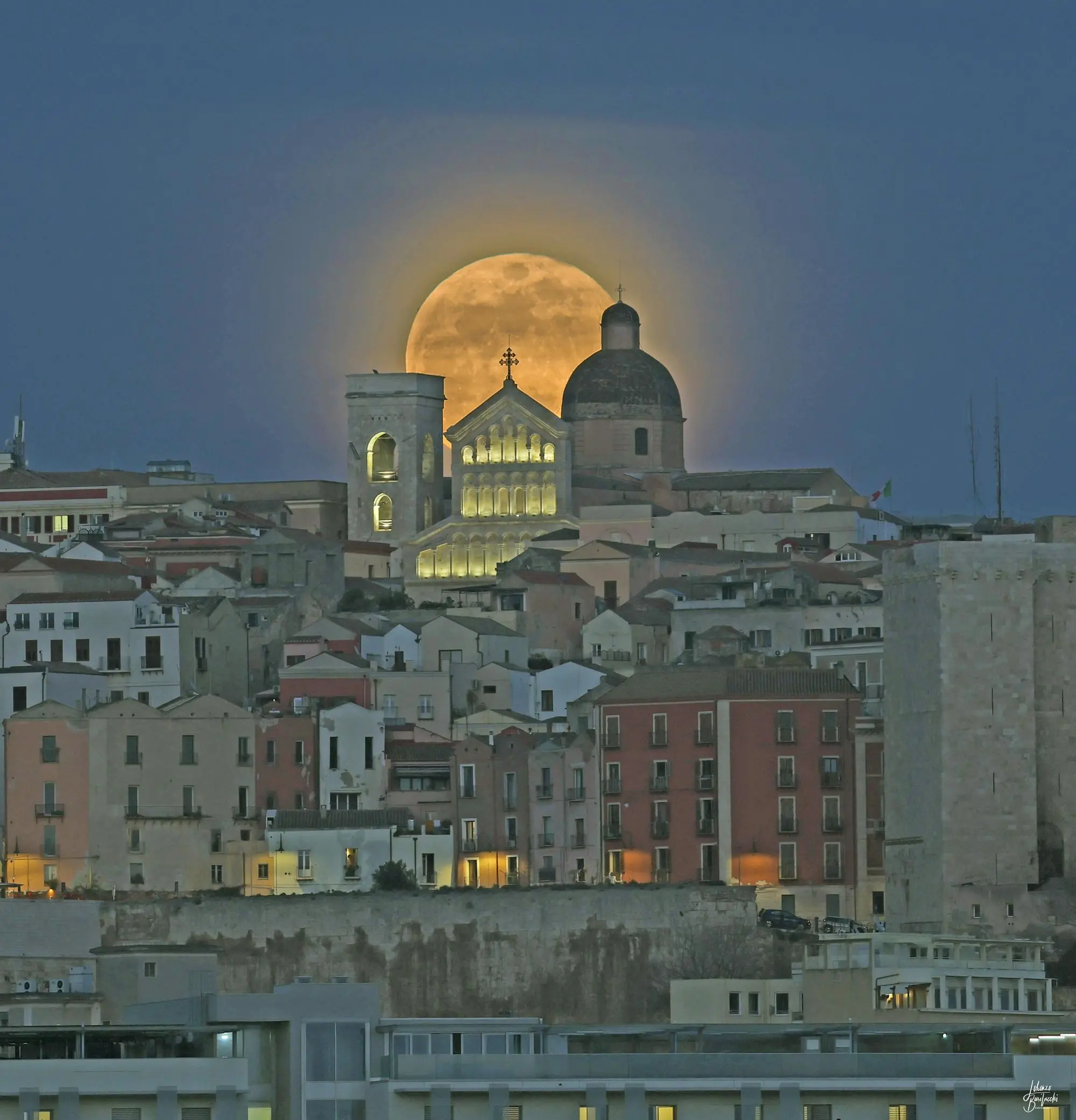 La Luna Piena della Neve a Cagliari (foto Lorenzo Busilacchi)