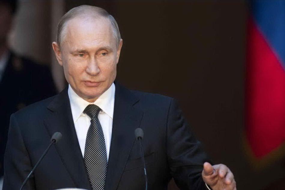 Giornalista offende Putin in diretta tv: sospeso per 2 mesi