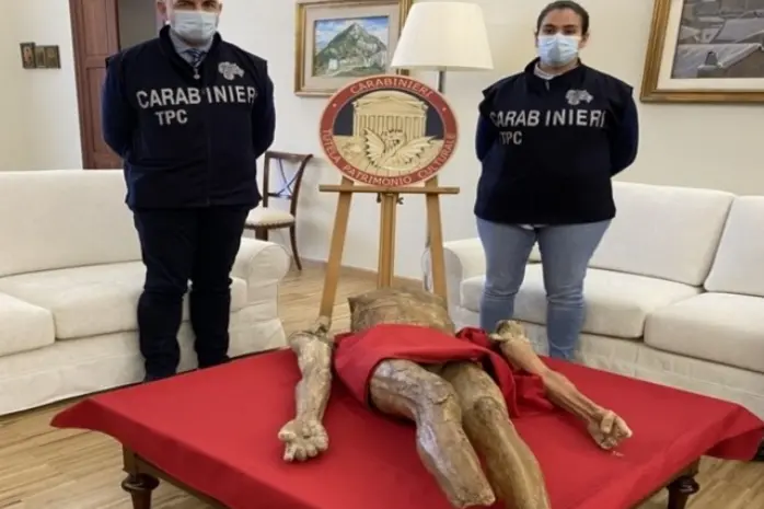 Una delle preziose opere recuperate dai carabinieri (foto carabinieri)