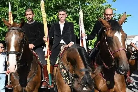 I tre capicorsa dell'Ardia a cavallo